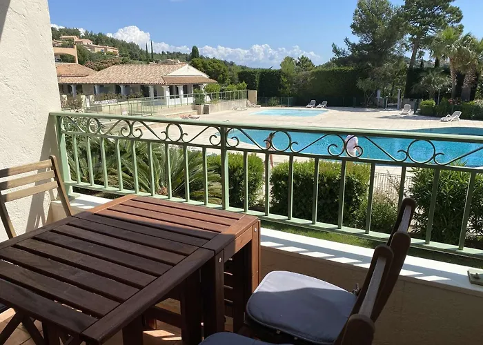 Appartement Is100-123 Les Issambres Appt 2 Pièces 4 Couchages Piscine Et Parking *